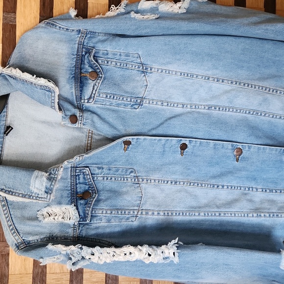 Windsor Ripped Jean Jacket/shirt - Picture 2 of 7